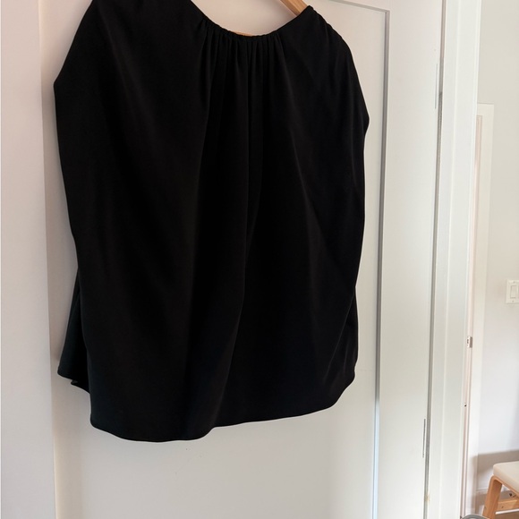 The row sleeveless cape top - Picture 3 of 4